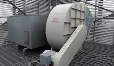 キュービクル、発電機、立体式駐車場、貯水タンクなども塗装で長持ち！