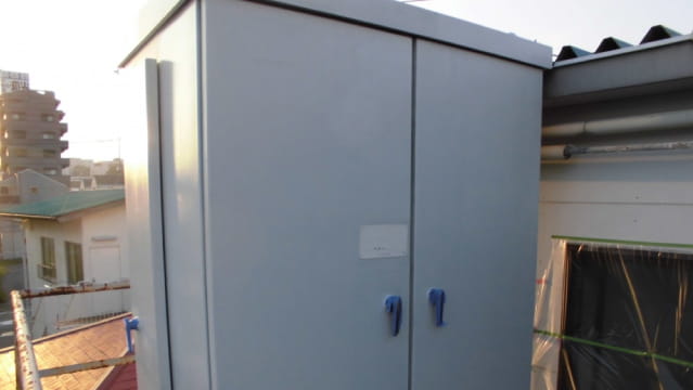 キュービクルの塗装