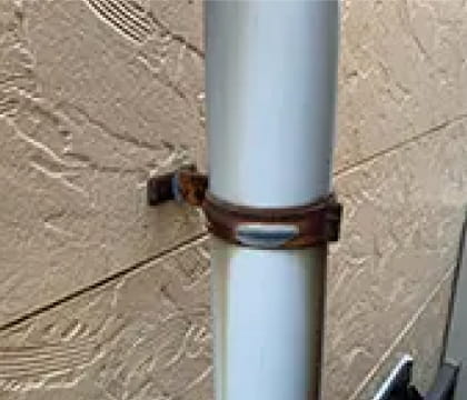 配管バンドの交換