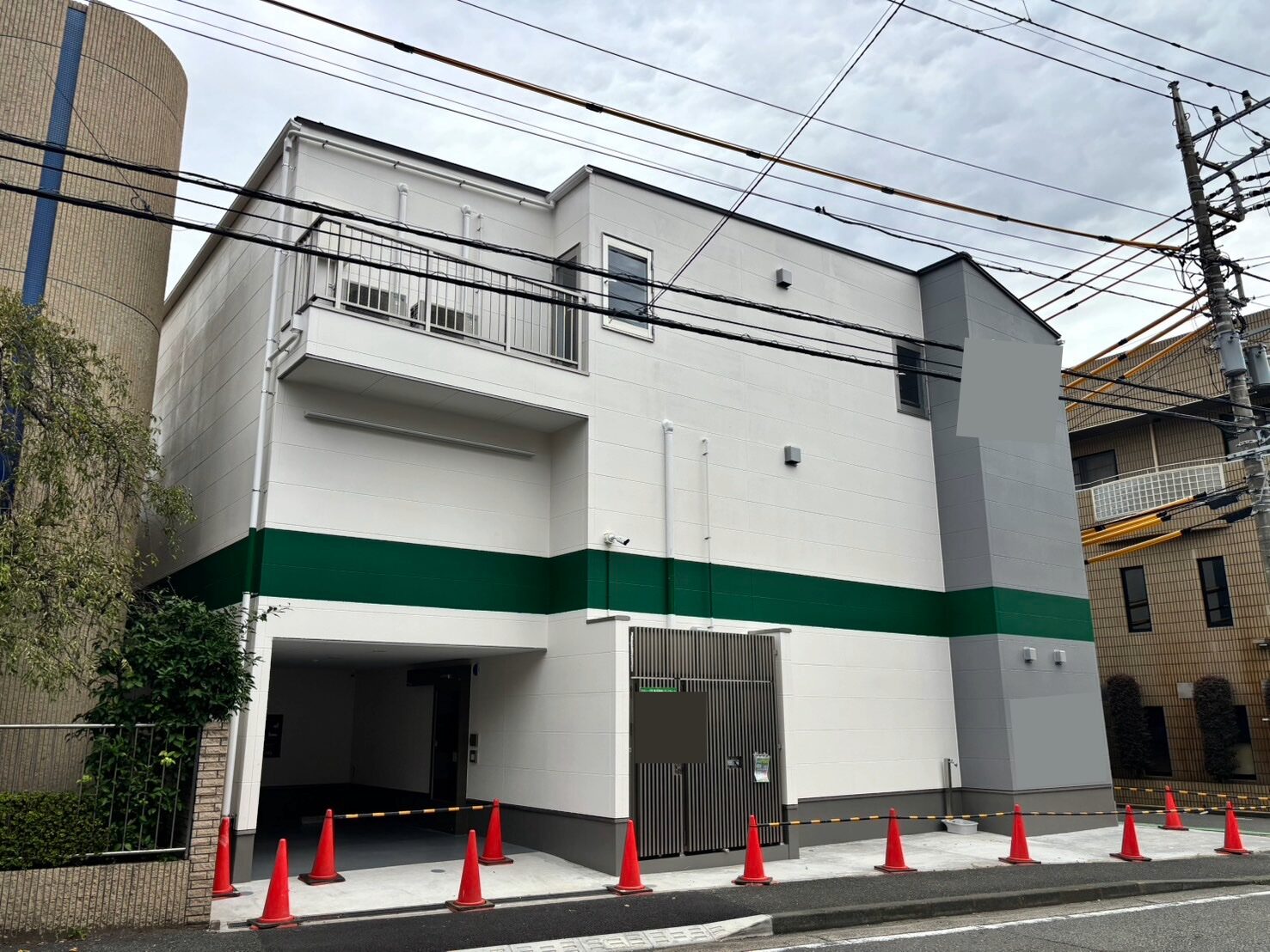 【横浜市】木造新築の外壁・床・基礎・配管塗装工事|美しさと耐久性を高めるトータル仕上げ