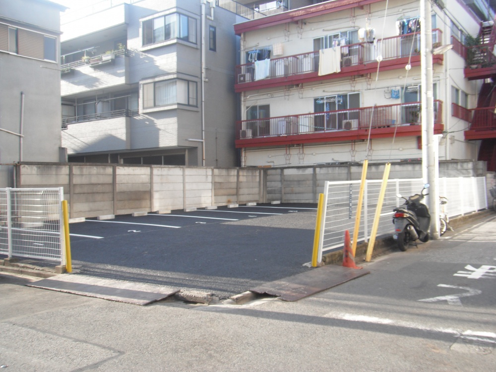 駐車場のアスファルト工事・ライン塗装工事/江東区大島