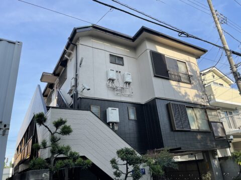 足立区鹿浜の集合住宅の外壁塗装工事が完了しました。