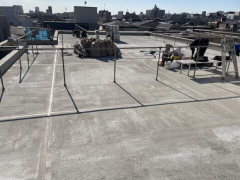 防水工事は下地の状態で寿命が変わる！？下地作りも大切な作業です。