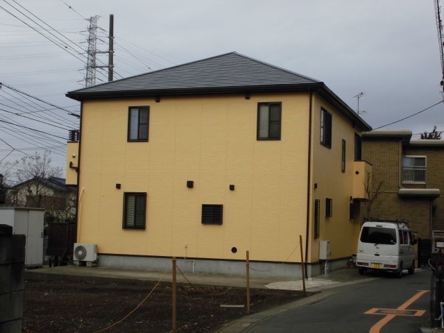 サイディング外壁のシーリングの劣化も気になるしそろそろ塗り替えをしようかな？埼玉県鳩ケ谷市の塗装工事