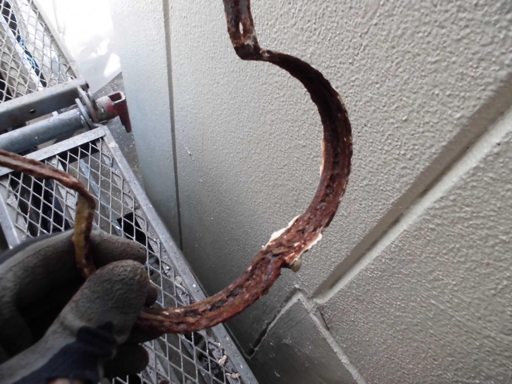 配管バンド交換