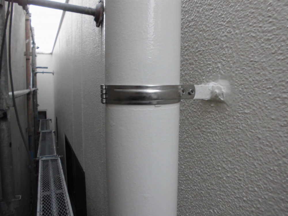 配管バンド交換