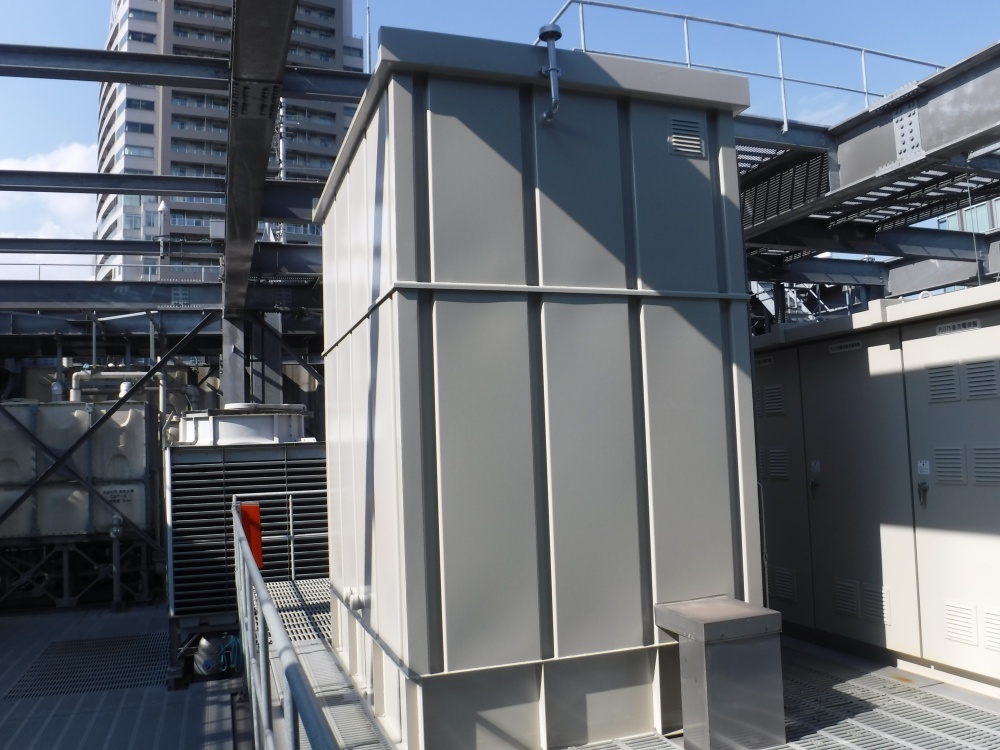 港区　屋上設備機器塗装工事