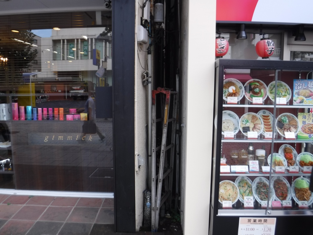 狭い敷地の外壁塗装