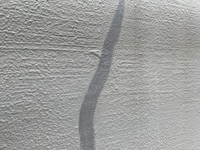 外壁のヒビの補修跡は目立たないようになった方がいいと思いませんか？