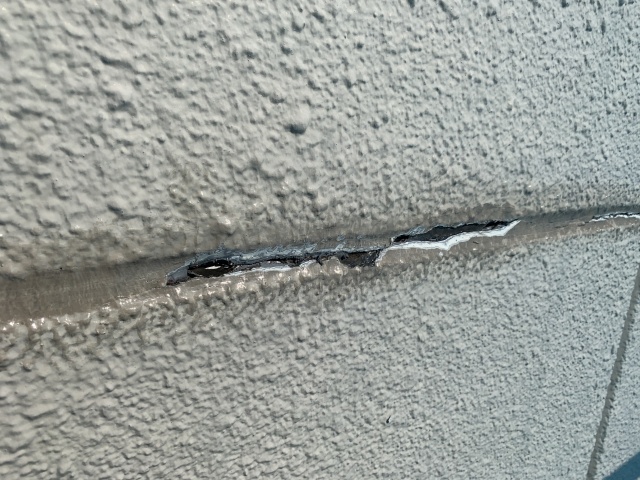 雨漏りの原因はシーリングの不良から。足立区下谷のシーリング工事