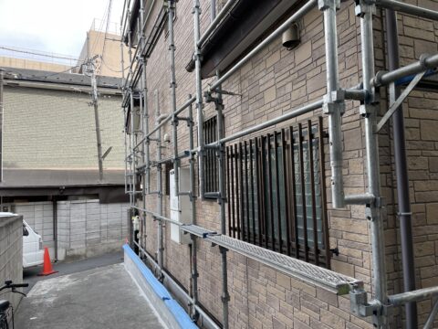 足場を架設する敷地が狭いけれど敷地内で工事ができませんか？@東京都足立区の外壁塗装工事