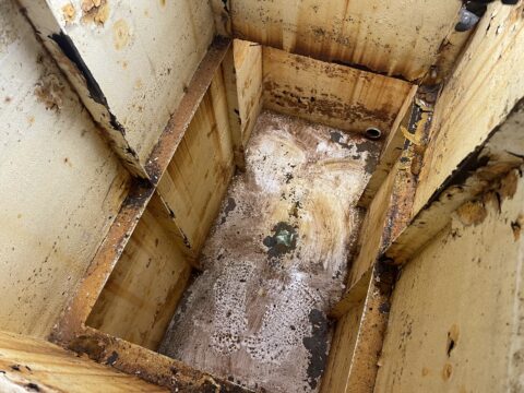 発電機の冷機水槽内部の塗装　神奈川県横浜市