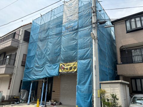 雨漏りの原因はシーリング？葛飾区西亀有で外壁塗装工事が始まりました。