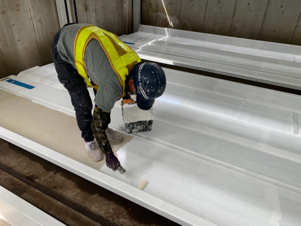 機械式立体駐車場の錆止め塗装は防錆効果の高いはミラクガードRPで塗装/世田谷区北烏山