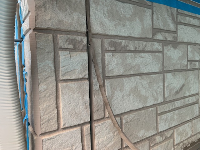 シーリングは打ち替え？打ち増し？足立区西新井のサイディング外壁のシーリングの打ち替え