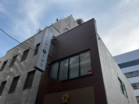 隣地の建物解体のタイミングで今までできなかった外壁塗装を施工＠台東区上野の外壁塗装工事