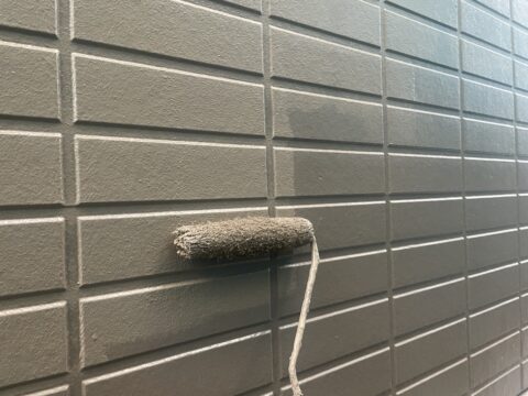 外壁の色を2色で塗り分け塗装@埼玉県草加市の集合住宅の外壁塗装