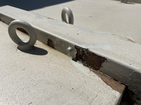 設備機器やキュービクルの塩害対策は超高耐久塗料フッ素樹脂塗料で塗装を@港区海岸の設備機器塗装