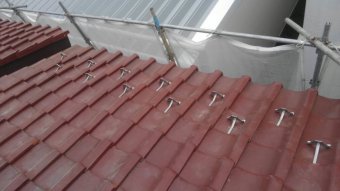 屋根葺き戻し　下地のルーフィングを交換
