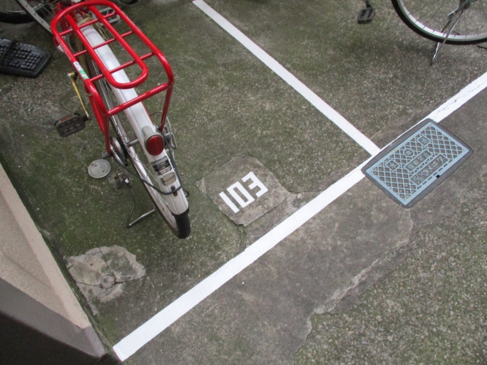 足立区栗原　駐輪場ライン塗装
