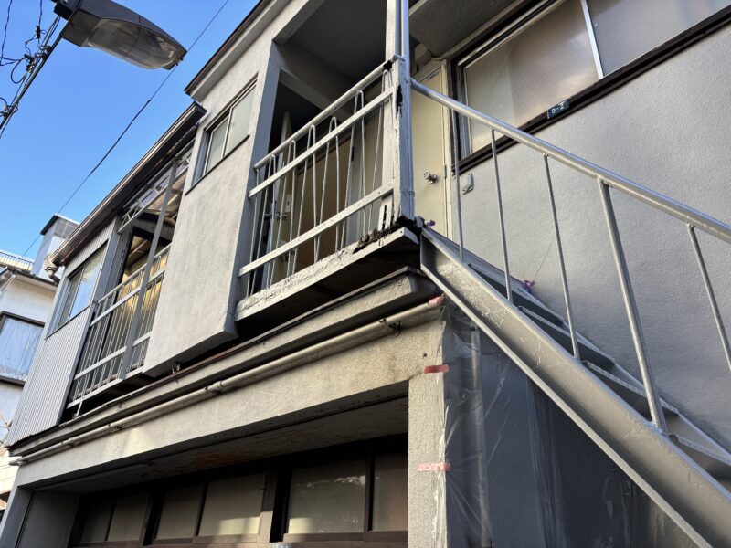 鉄骨階段が錆び