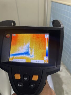 大雨が降ると床から水が湧き出てくる理由は？その対処法は？埼玉県八潮市の基礎防水工事