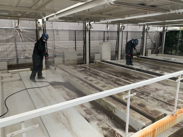 全68台の世田谷区北烏山の機械式立体駐車場の塗装工事は最終区画がスタートです。