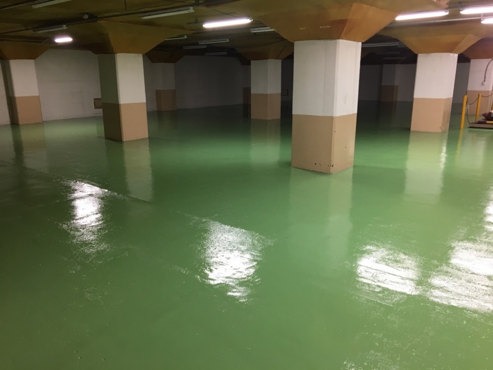 港区海岸　倉庫床防塵塗装