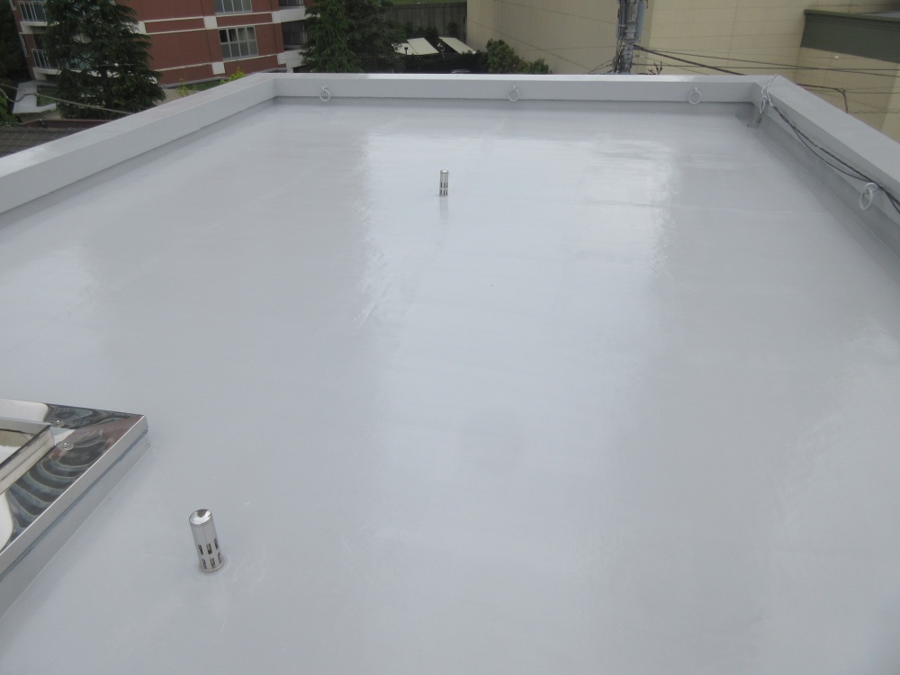 屋上防水工事は遮熱トップコートで室内の暑さを軽減/中野区東中野
