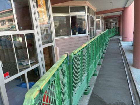 幼稚園改修工事現場の台風対策