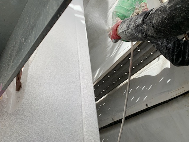 新築のアクリルゴム系弾性タイル吹付け塗装も施工致します。/足立区鹿浜の外壁塗装専門店セイルズ