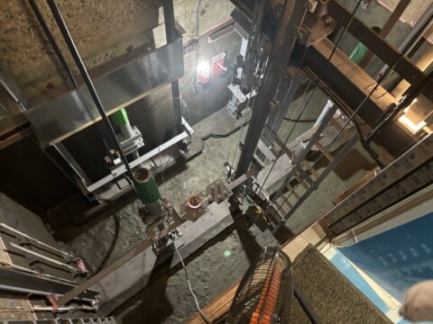 エレベーターピットの防水工事はレゾナック建材の『セレタックS』＠中央区築地のエレベーターピット防水工事