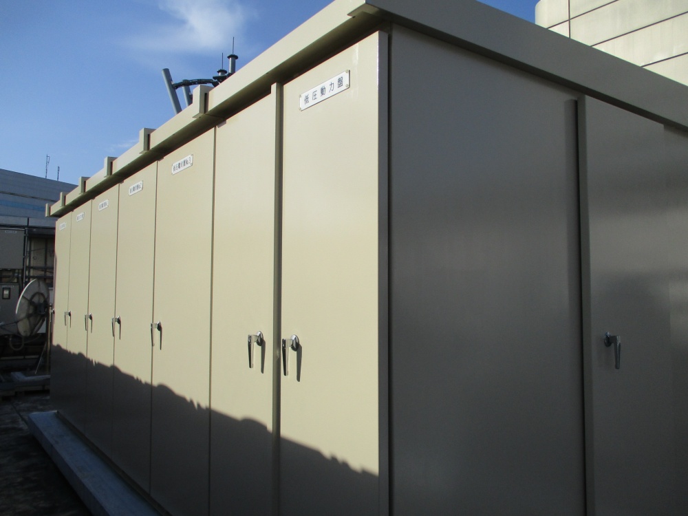 屋上キュービクル塗装工事/新宿区歌舞伎町/設備機器塗装