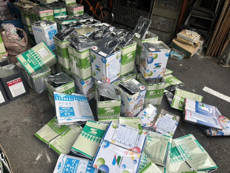 塗装見積りの「廃材処理費」とは？使用済み塗料缶の産廃処分について