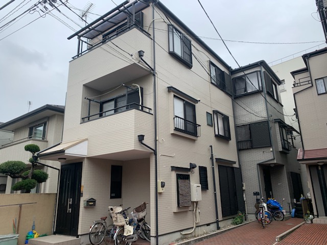 劣化したシーリングが心配です！！/足立区本木の外壁塗装工事