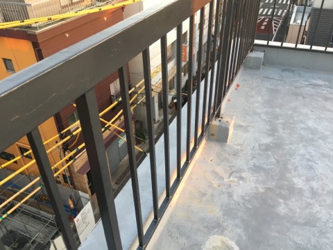 屋上手摺の塗装　腐食する前にメンテナンスを！/江東区住吉