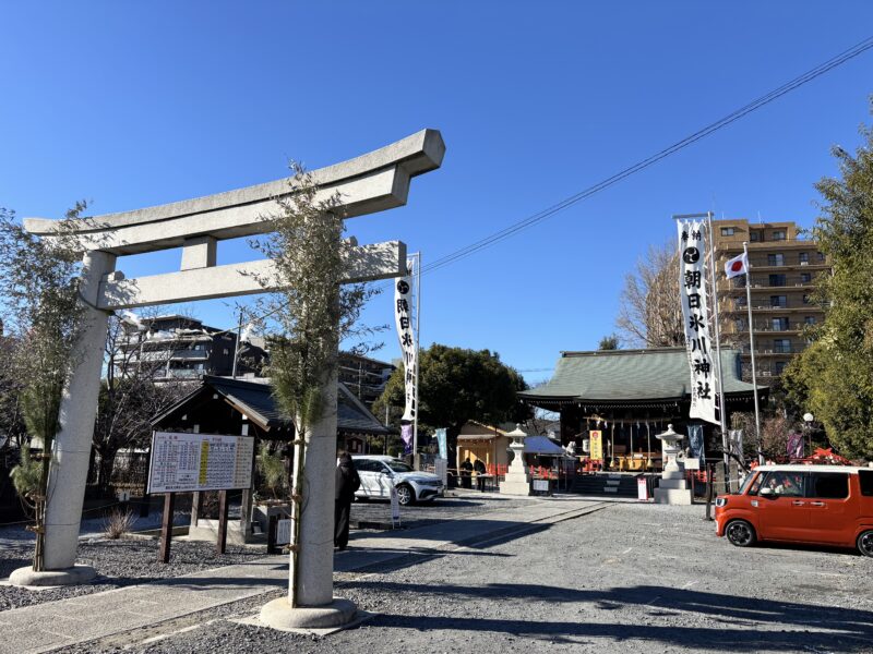 朝日氷川神社で会社の祈願　足立区鹿浜の外壁塗装店セイルズ
