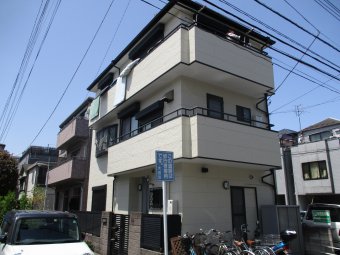大田区蒲田の外壁塗装工事　15年耐久のハイブリッド塗料で塗装