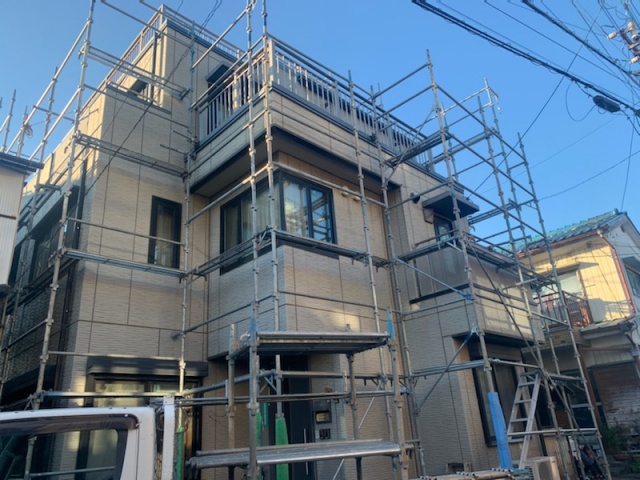 埼玉県戸田市の外壁塗装工事が始まりました。ハウスメーカー積水ハウスの外壁塗装工事