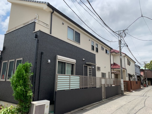 耐久年数15年のハイブリッド塗料で2色の色分け塗装/足立区西新井本町