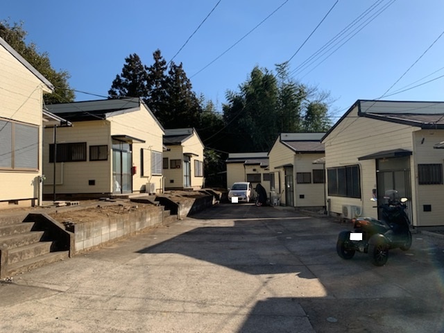 外壁塗装で美観の回復！！7棟併設の賃貸物件の集客アップを！！