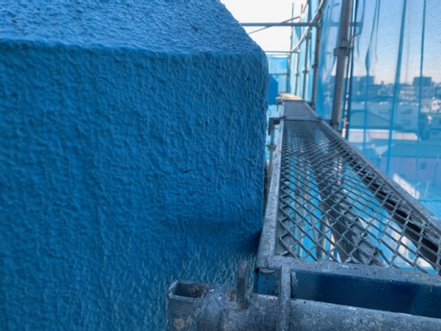 雨水の侵入の原因を突き止めろ！！外壁クラックによる雨水の侵入