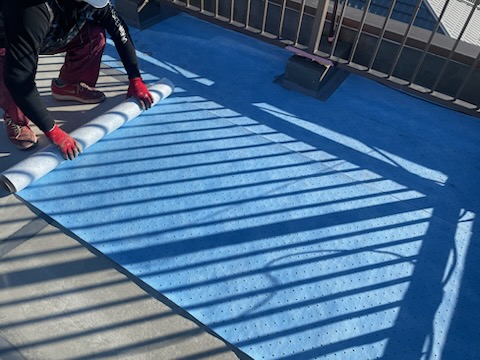 屋上防水はウレタン通気緩衝工法が膨れが出にくい！！＠東京都足立区谷在家の防水工事