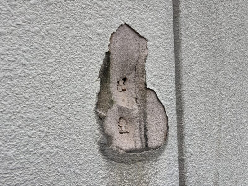 外壁の爆裂とは？外壁が割れる原因と爆裂補修の方法を解説