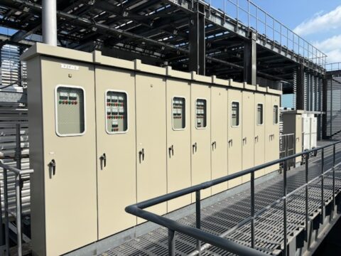キュービクル・発電機の寿命を延ばす！屋上設備機器のメンテナンス塗装
