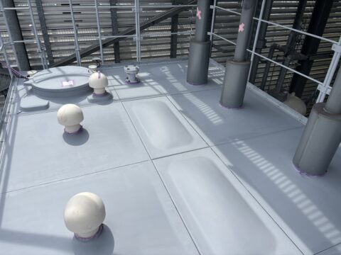 貯水タンク上塗り