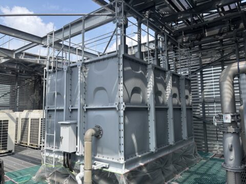 貯水タンク上塗り