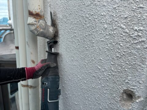 【埼玉県越谷市】テナントビルの外壁塗装工事｜不要物を撤去してスッキリとした外壁へ