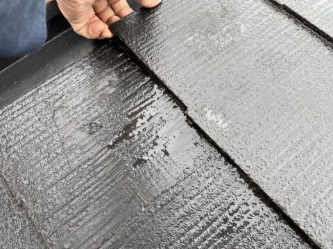 コロニヤル屋根から雨漏りが発生する原因は？タスペーサーの重要性