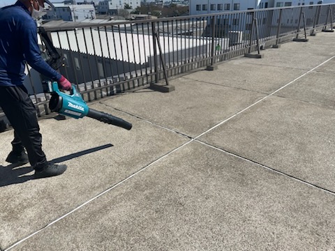 施工後に防水が膨れたり剥がれたりしないためにするべき事！！＠防水工事は下地作りが重要です。